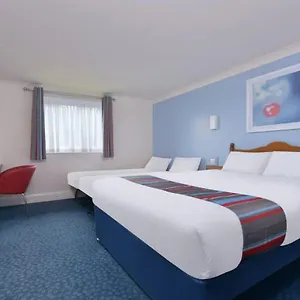 travelodge-cardiff-airport-hotel.exeterhotels.net/